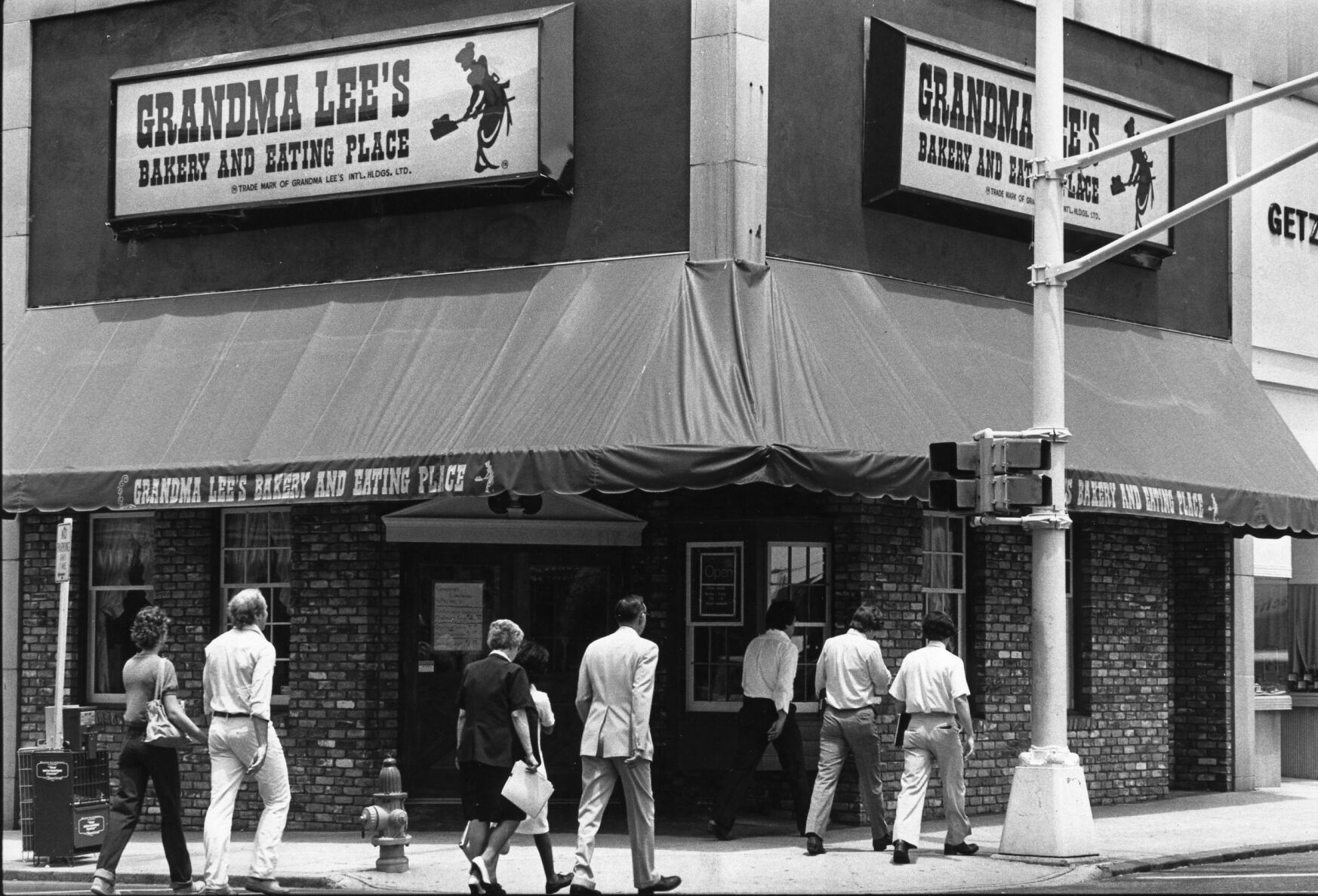 Grandma Lee's Bakery and Eating Place